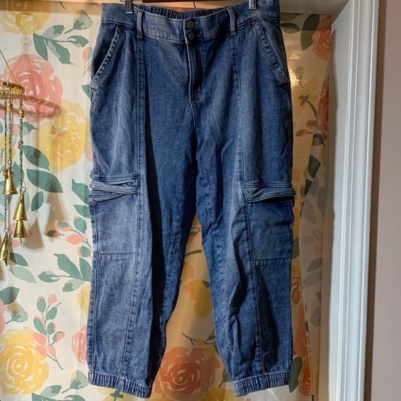 (12) WOMEN’S SONOMA CARGO STYLE JOGGER JEANS EUC- AND SOFT! - Picture 1 of 13